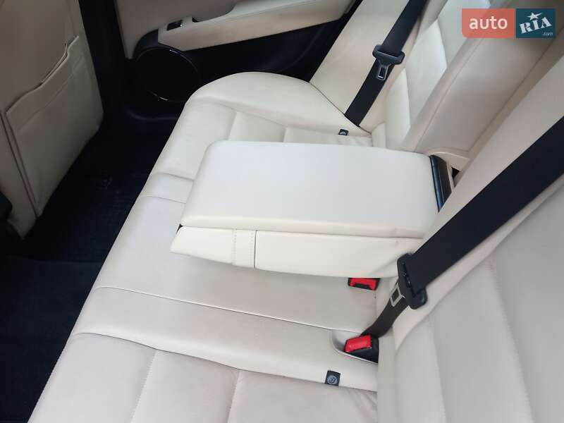 Седан Mercedes-Benz C-Class 2010 в Дніпрі