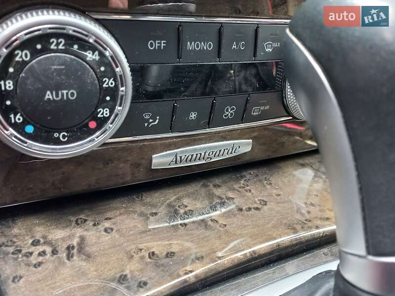 Седан Mercedes-Benz C-Class 2010 в Дніпрі