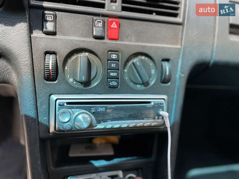 Седан Mercedes-Benz C-Class 1994 в Одессе