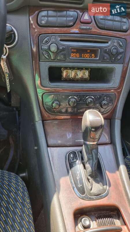 Седан Mercedes-Benz C-Class 2002 в Глевахе