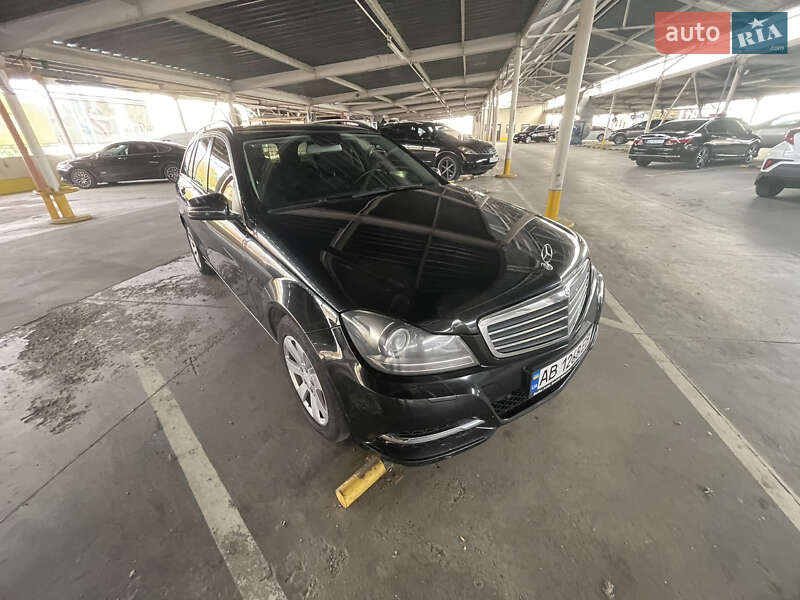 Універсал Mercedes-Benz C-Class 2013 в Вінниці
