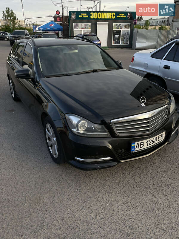 Універсал Mercedes-Benz C-Class 2013 в Вінниці