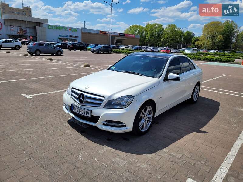 Седан Mercedes-Benz C-Class 2012 в Житомире