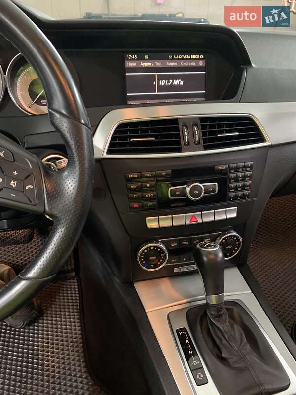 Седан Mercedes-Benz C-Class 2012 в Житомире