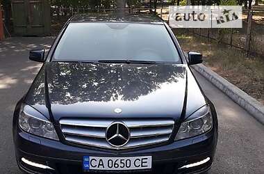 Седан Mercedes-Benz C-Class 2010 в Смеле