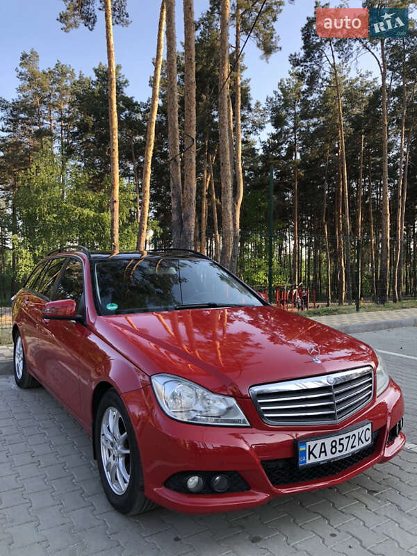 Универсал Mercedes-Benz C-Class 2013 в Киеве