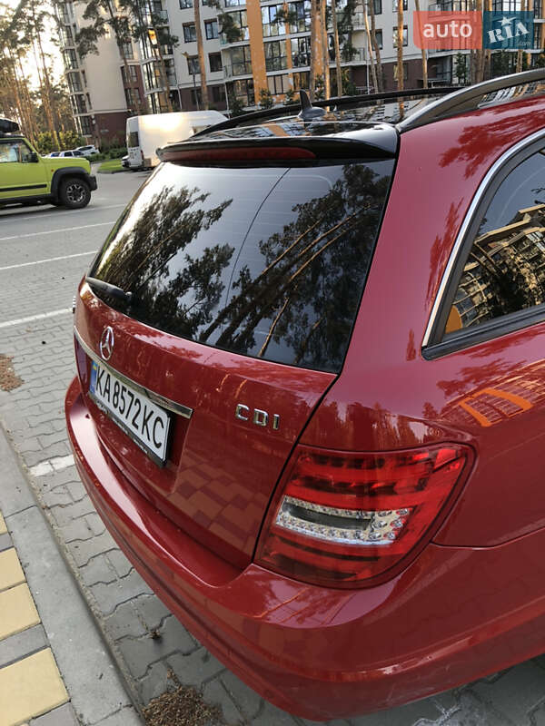 Универсал Mercedes-Benz C-Class 2013 в Киеве