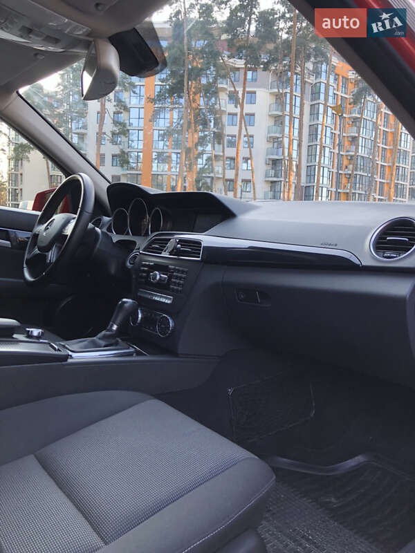 Универсал Mercedes-Benz C-Class 2013 в Киеве