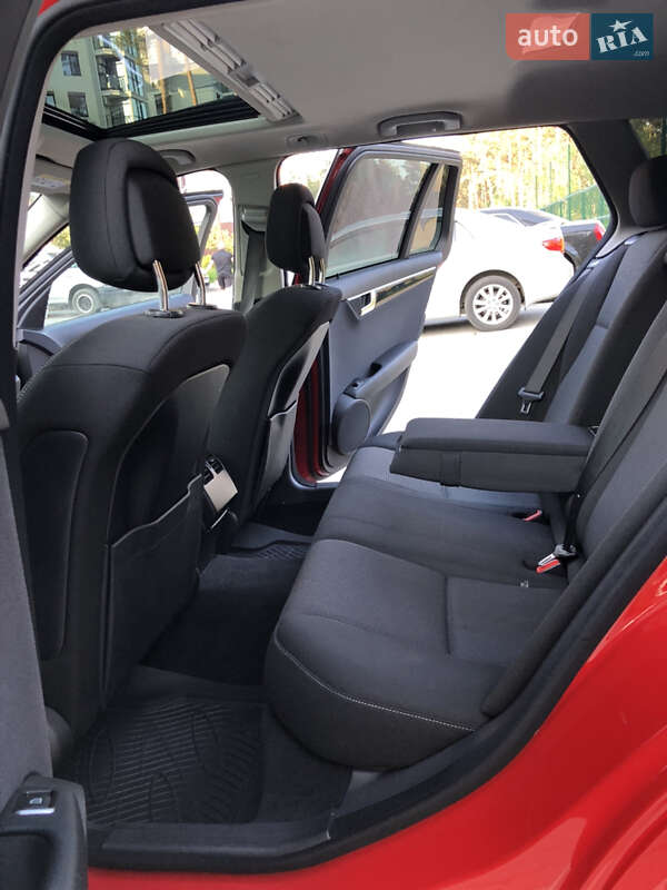 Универсал Mercedes-Benz C-Class 2013 в Киеве