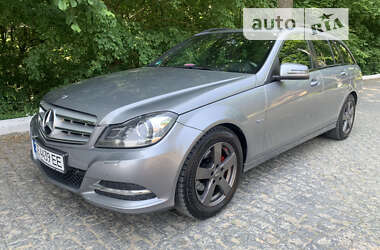 Універсал Mercedes-Benz C-Class 2012 в Чернівцях