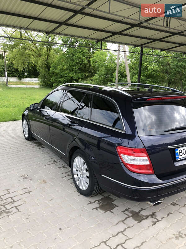 Універсал Mercedes-Benz C-Class 2010 в Гусятині