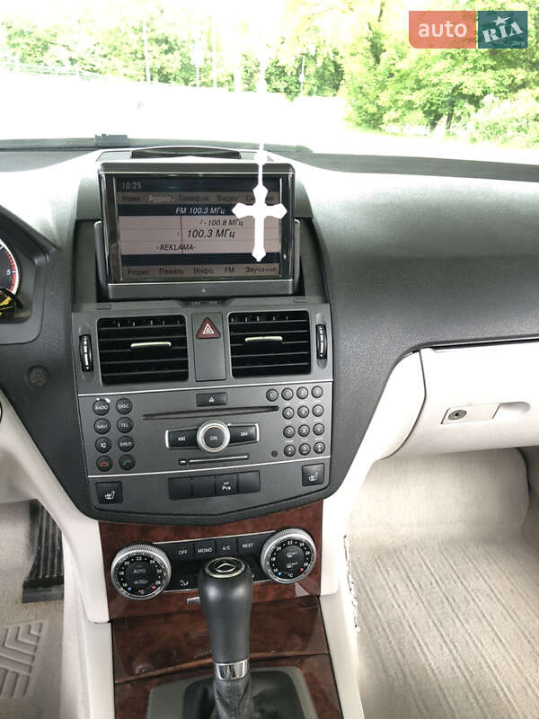 Універсал Mercedes-Benz C-Class 2010 в Гусятині