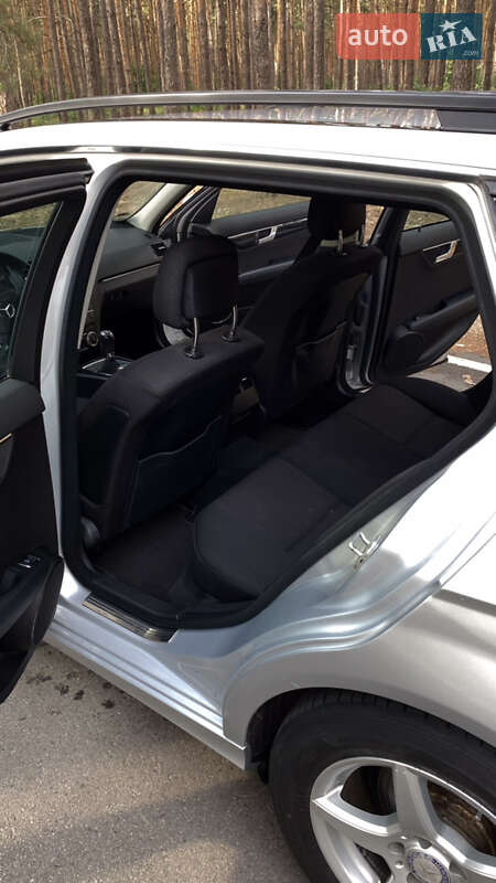 Универсал Mercedes-Benz C-Class 2009 в Полтаве