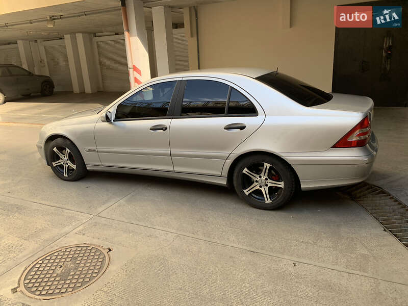Седан Mercedes-Benz C-Class 2005 в Одесі