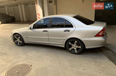 Седан Mercedes-Benz C-Class 2005 в 