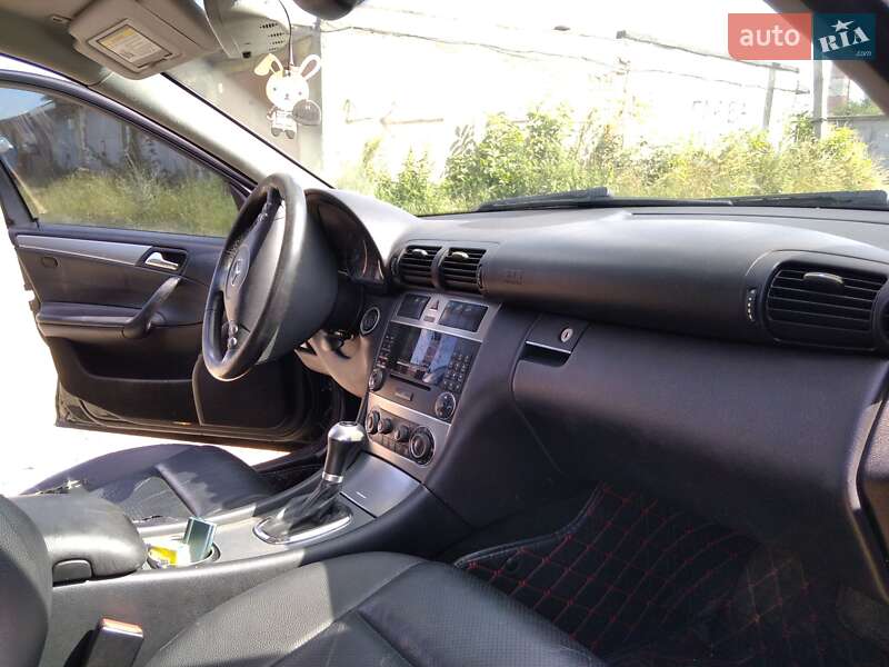 Седан Mercedes-Benz C-Class 2005 в Бориславі