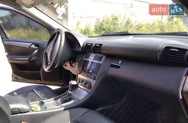 Седан Mercedes-Benz C-Class 2005 в 