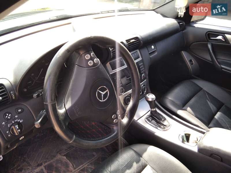 Седан Mercedes-Benz C-Class 2005 в Бориславі