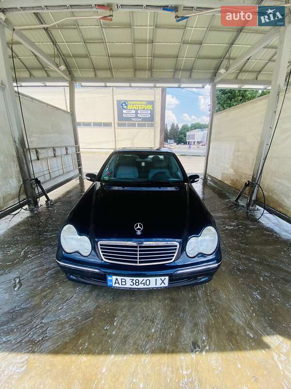 Седан Mercedes-Benz C-Class 2003 в 