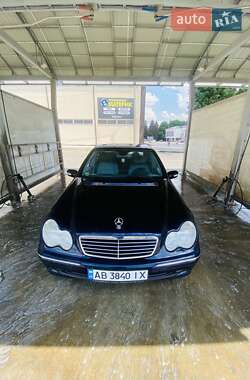 Седан Mercedes-Benz C-Class 2003 в Киеве