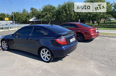Купе Mercedes-Benz C-Class 2002 в 