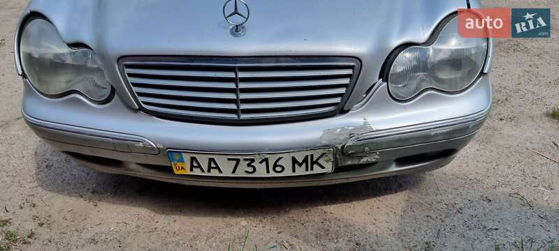 Седан Mercedes-Benz C-Class 2002 в Глевахе