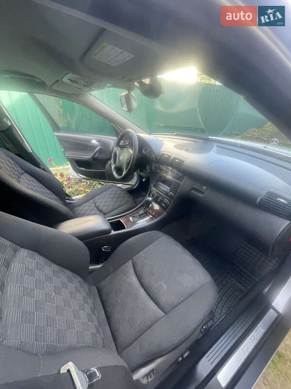 Седан Mercedes-Benz C-Class 2004 в Чорткові