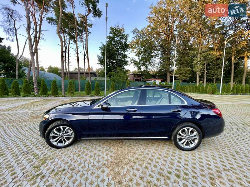 Седан Mercedes-Benz C-Class 2017 в 