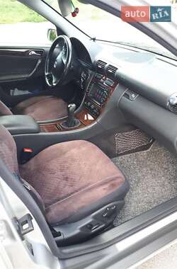 Універсал Mercedes-Benz C-Class 2002 в 