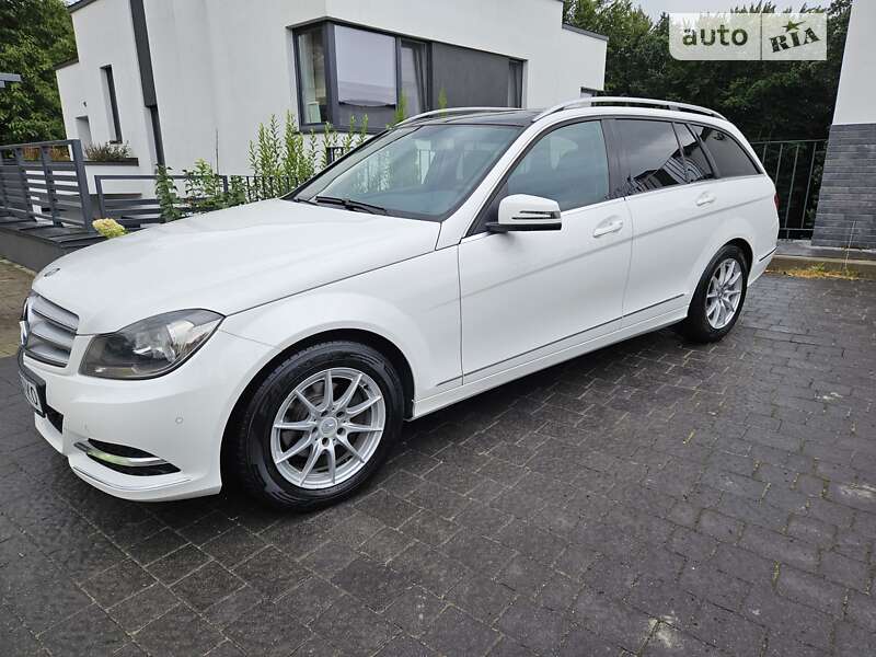 Универсал Mercedes-Benz C-Class 2014 в 