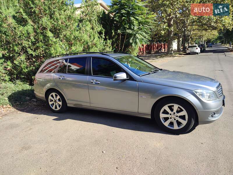 Mercedes-Benz C-Class 2010