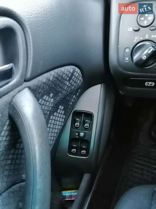 Седан Mercedes-Benz C-Class 2003 в Борщеве
