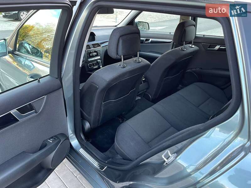 Універсал Mercedes-Benz C-Class 2011 в Луцьку
