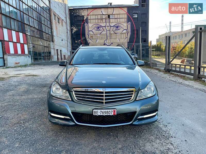Універсал Mercedes-Benz C-Class 2011 в Луцьку