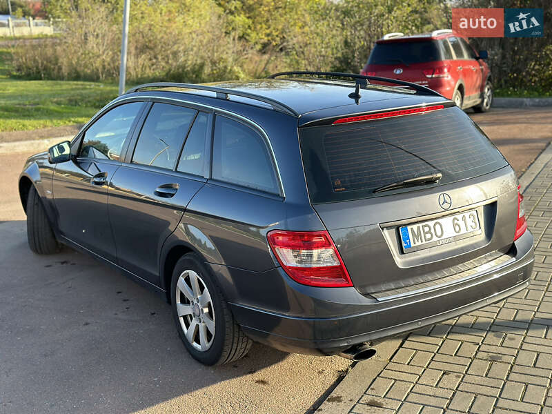 Універсал Mercedes-Benz C-Class 2010 в Львові