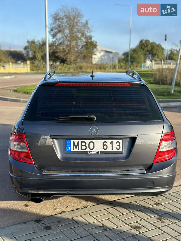 Універсал Mercedes-Benz C-Class 2010 в Львові
