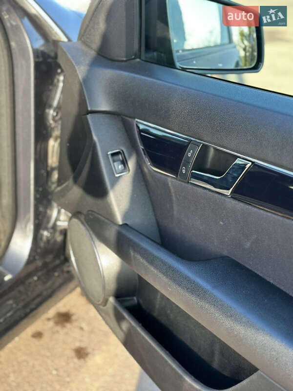 Універсал Mercedes-Benz C-Class 2010 в Львові