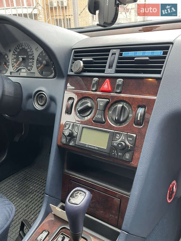 Седан Mercedes-Benz C-Class 1998 в Киеве