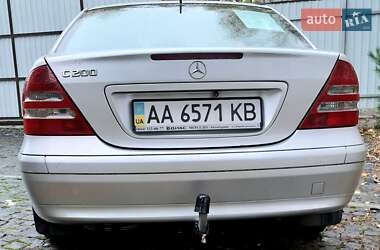 Седан Mercedes-Benz C-Class 2001 в Киеве