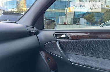 Седан Mercedes-Benz C-Class 2001 в 
