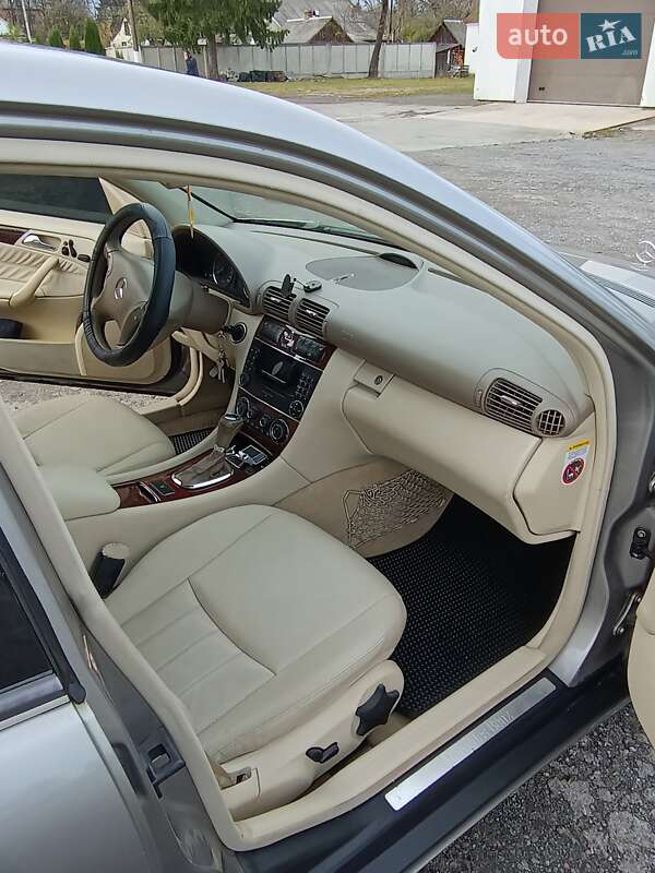 Седан Mercedes-Benz C-Class 2005 в Рокитному