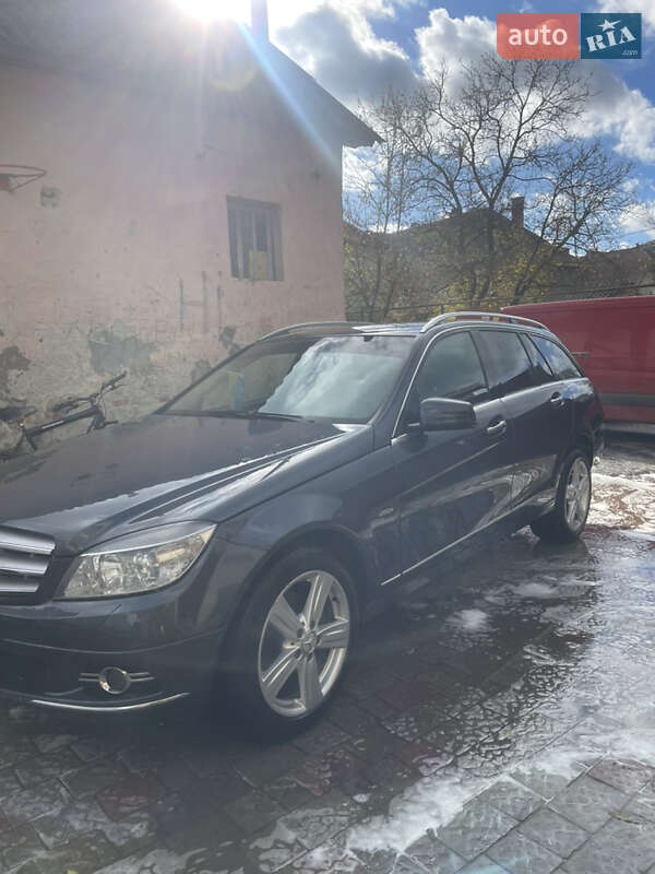 Универсал Mercedes-Benz C-Class 2008 в Сваляве