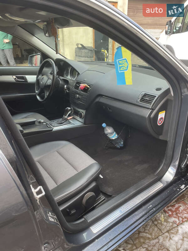 Универсал Mercedes-Benz C-Class 2008 в Сваляве