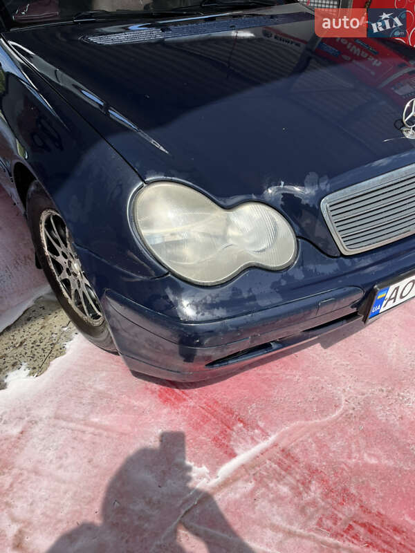 Седан Mercedes-Benz C-Class 2001 в Ужгороді