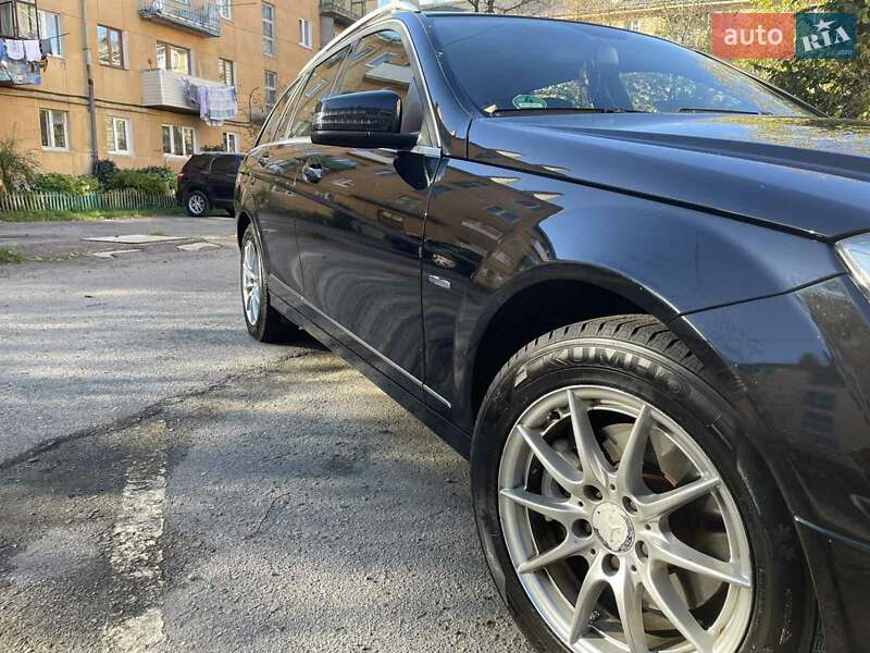 Универсал Mercedes-Benz C-Class 2010 в Стрые