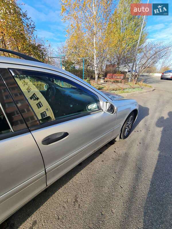 Универсал Mercedes-Benz C-Class 2002 в Киеве