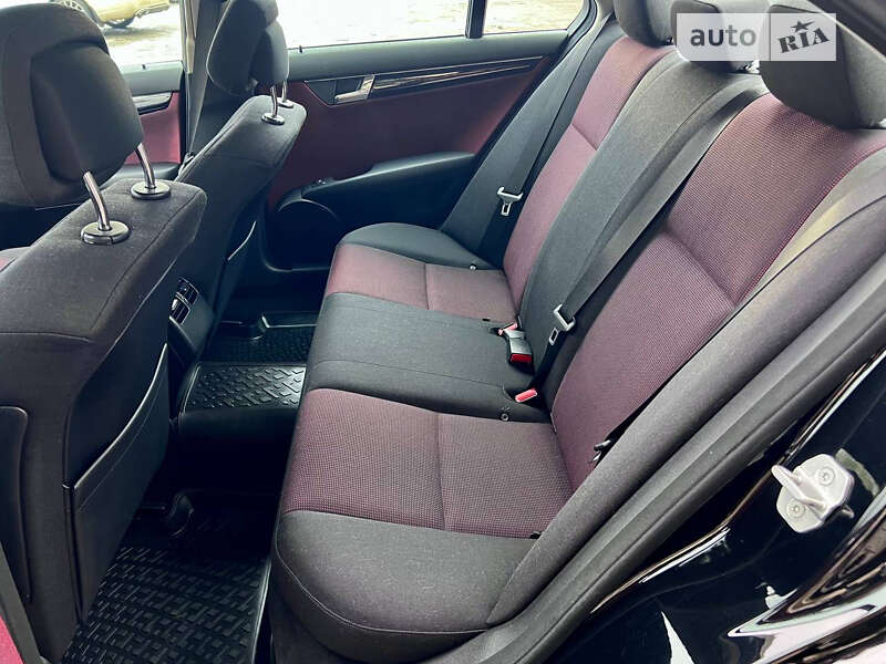 Седан Mercedes-Benz C-Class 2008 в Днепре