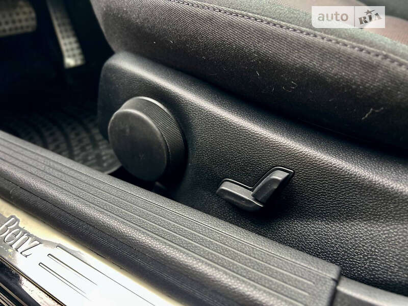 Седан Mercedes-Benz C-Class 2008 в Днепре