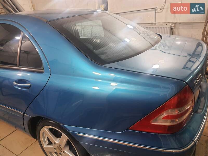 Седан Mercedes-Benz C-Class 2000 в Киеве