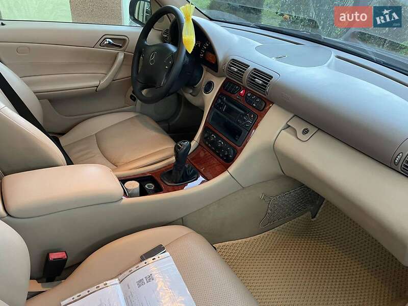 Седан Mercedes-Benz C-Class 2002 в Житомире